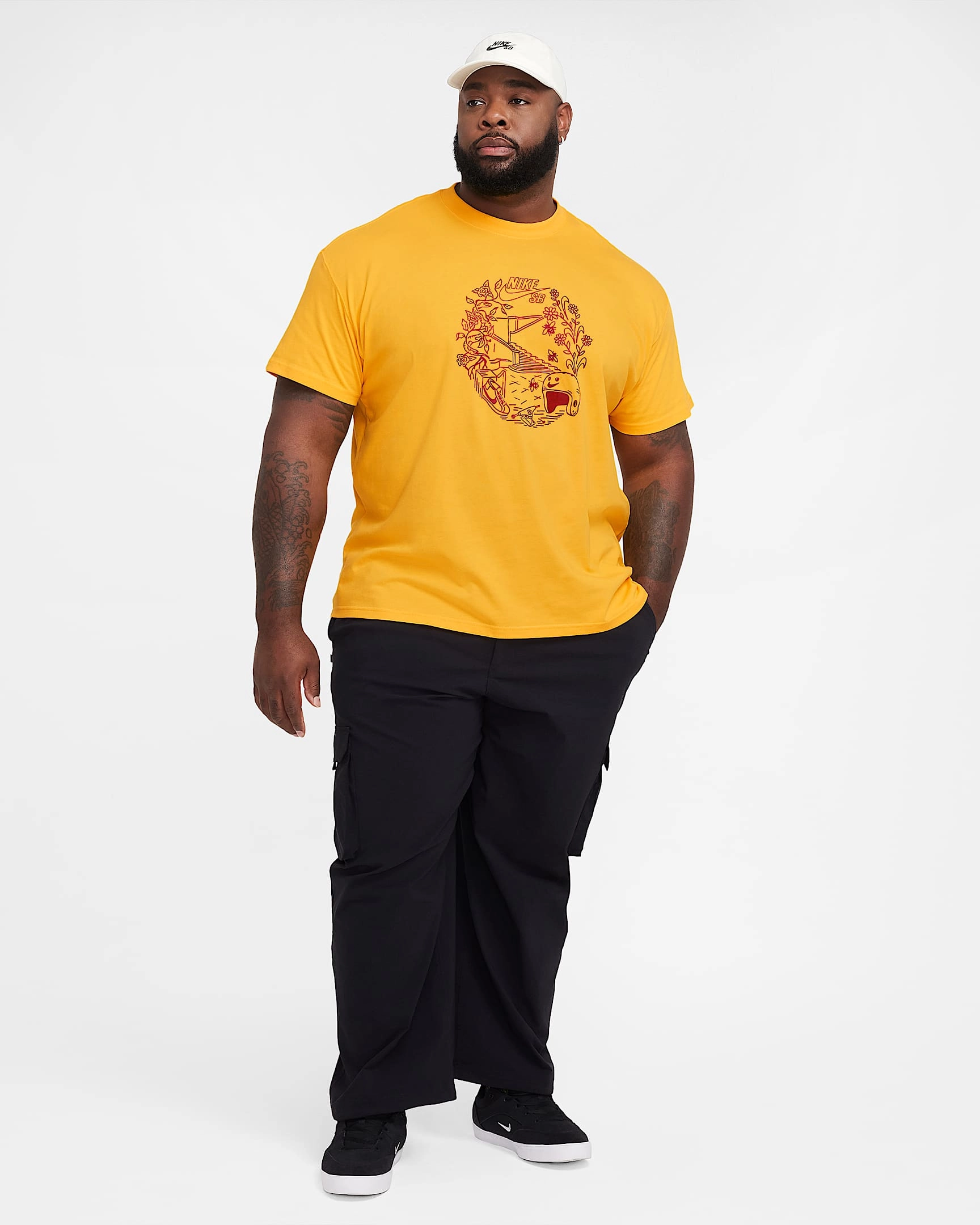 Nike SB T-Skjorte: Sommerens kuleste statement. Perfekt for skateboarding og avslappet stil. Klar for eventyr.