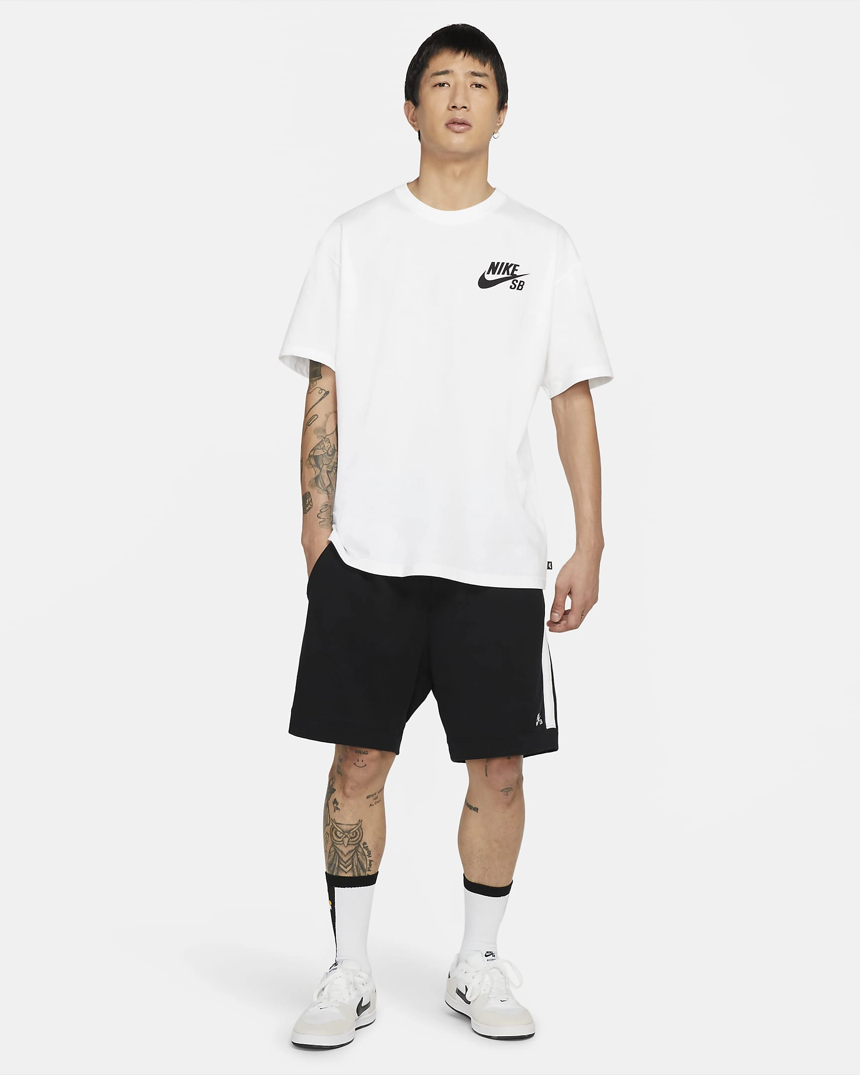 Nike SB Logo Skate T-skjorte: Ditt nye brettliv i komfort og stil! Klar for å dominere?